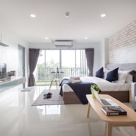 Q Space Residence Bangkok Bagian luar foto