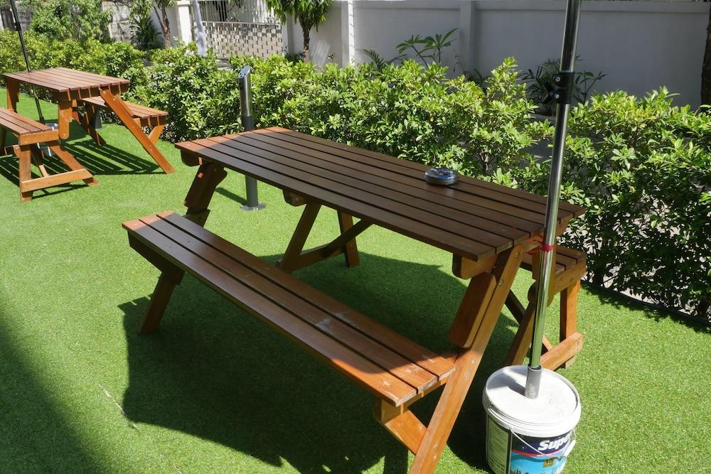 Q Space Residence Bangkok Bagian luar foto