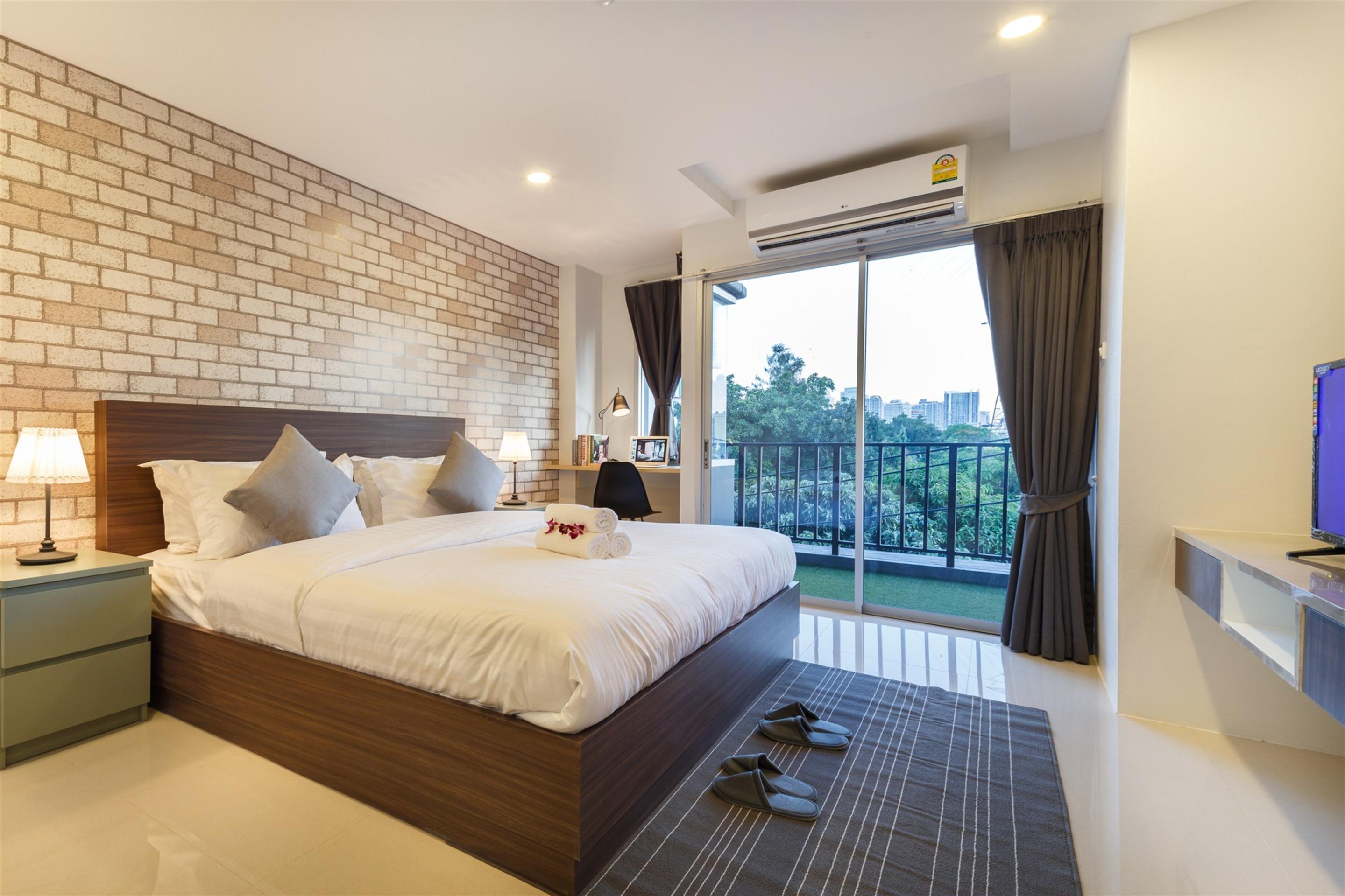 Q Space Residence Bangkok Bagian luar foto