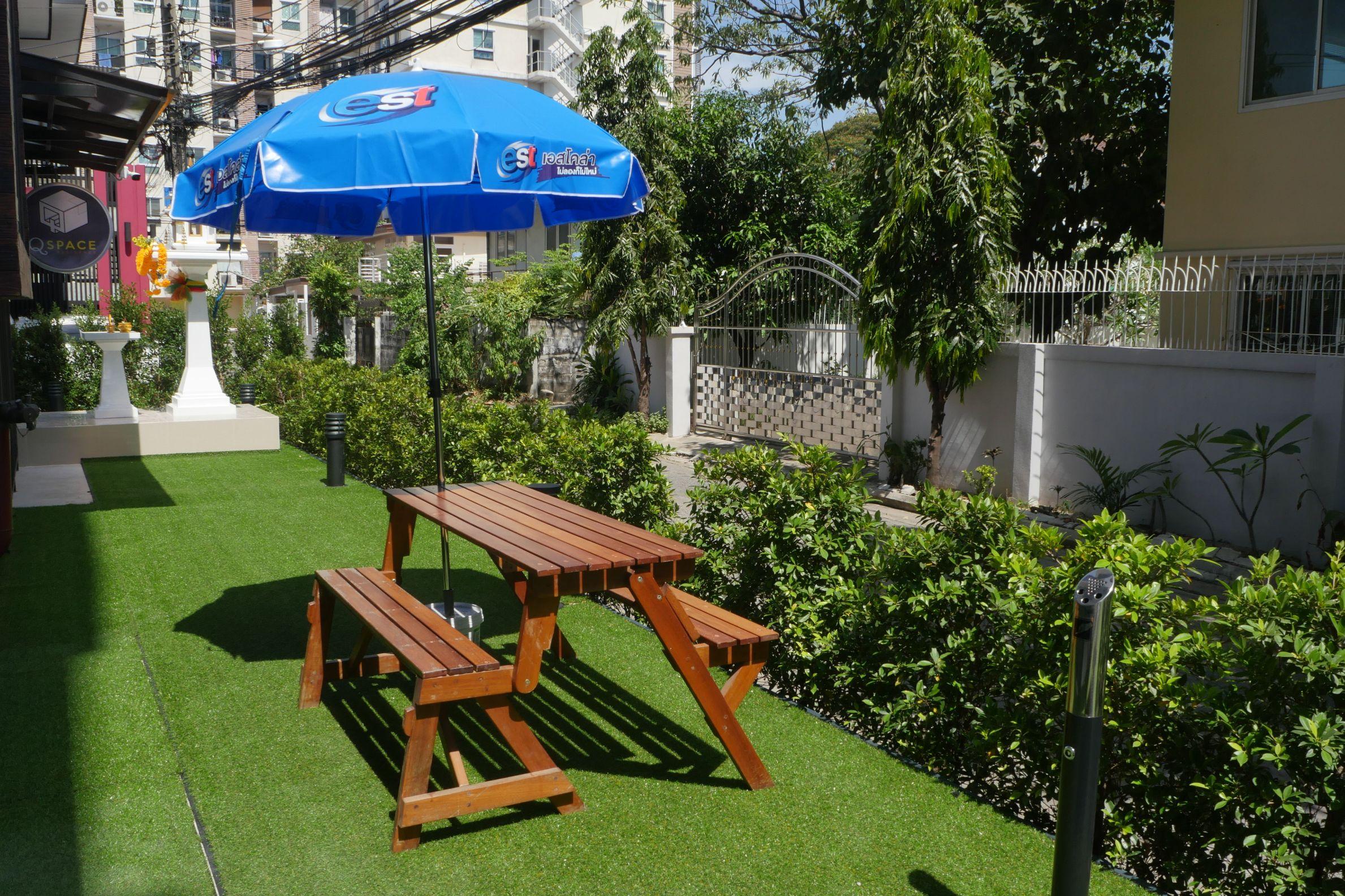 Q Space Residence Bangkok Bagian luar foto
